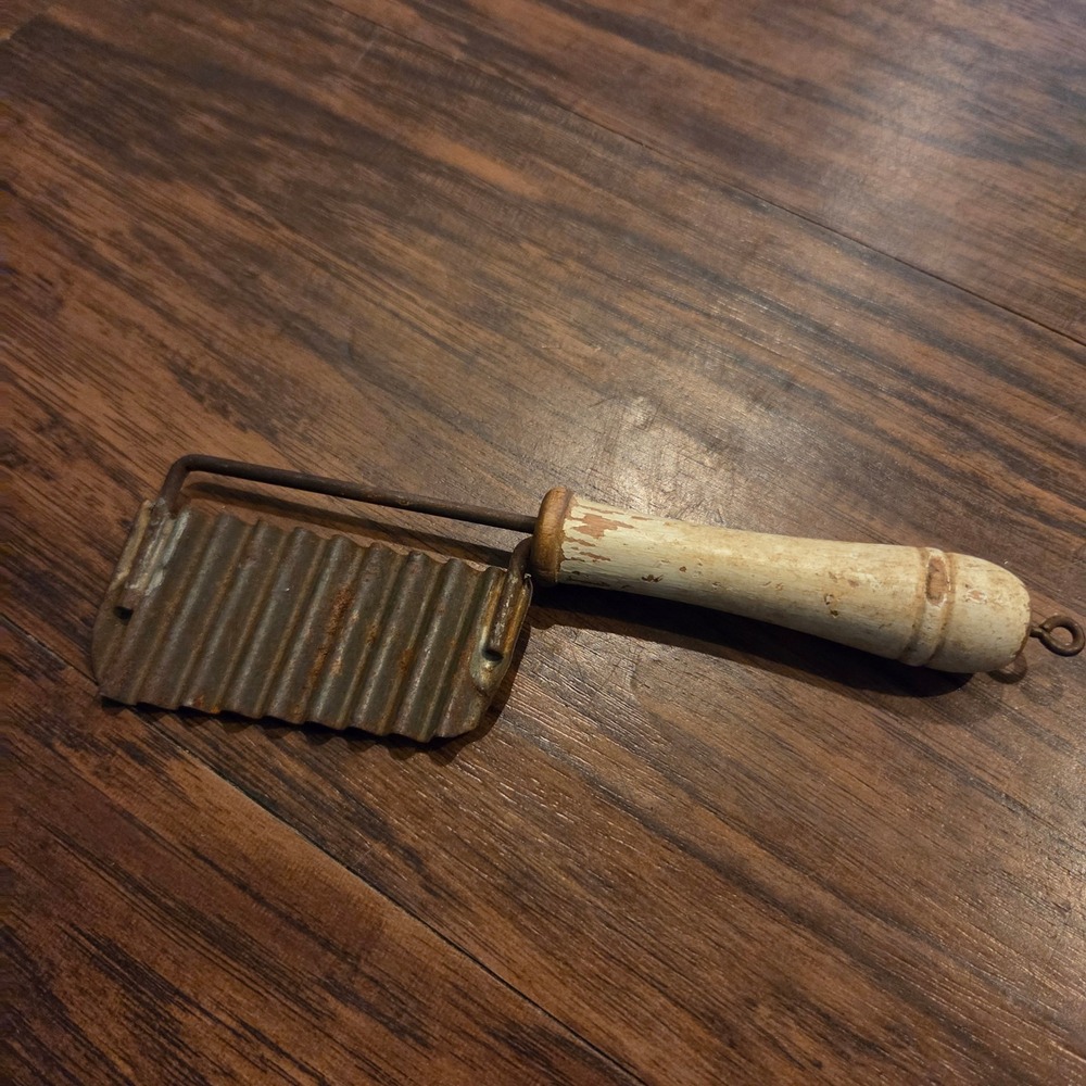 Antique Corrugated Vegetable Cutter Rustic Wavy Blade Wood Handle Primitive Tool